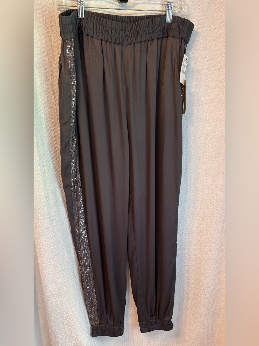 Halogen Casual Glam, Urban-Chic Sequin Striped PullOn Jogger Pants 
NWT  Size L